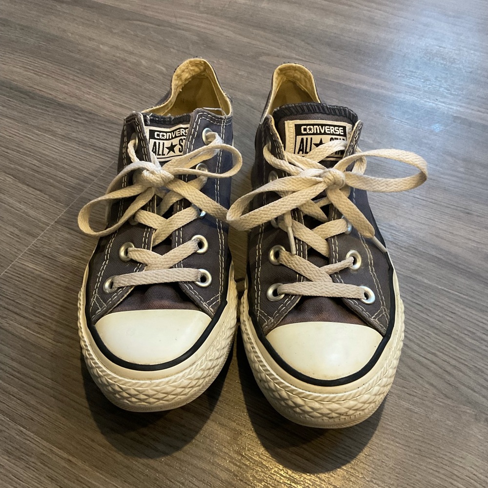 Navy Converse - Men’s 4, Women’s 6